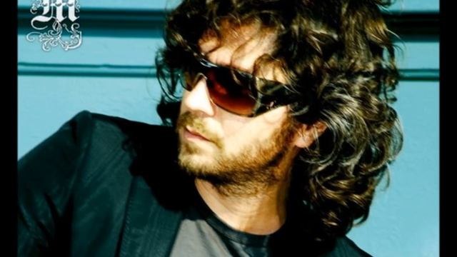 Mansour - Ba Man Beh Azin Bash смотреть онлайн