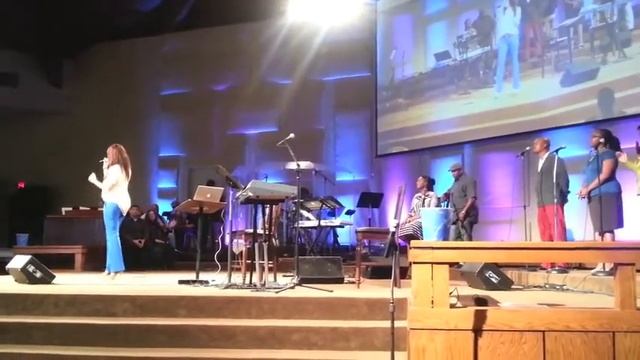 Danielle Renee Sings at Metro Fellowship смотреть онлайн