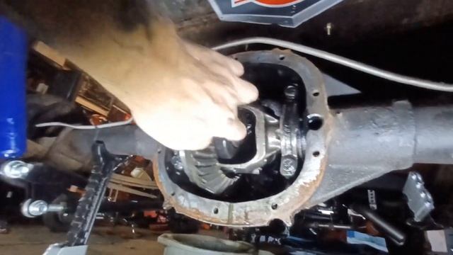 S10 GM 7.5 rear axle mini spool install and projects galore! смотреть онлайн