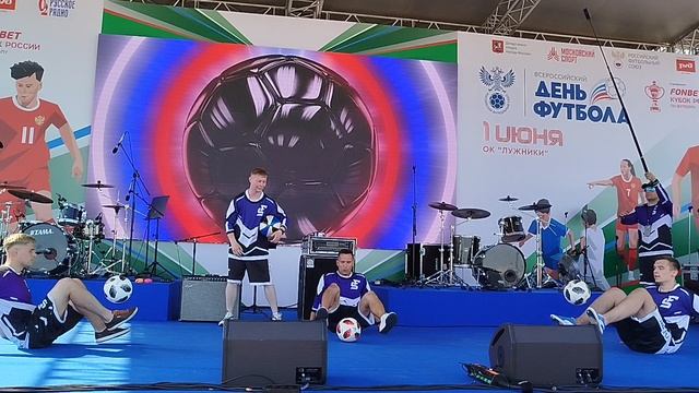 Футболисты(День Футбола,Лужники,1.06.24) смотреть онлайн