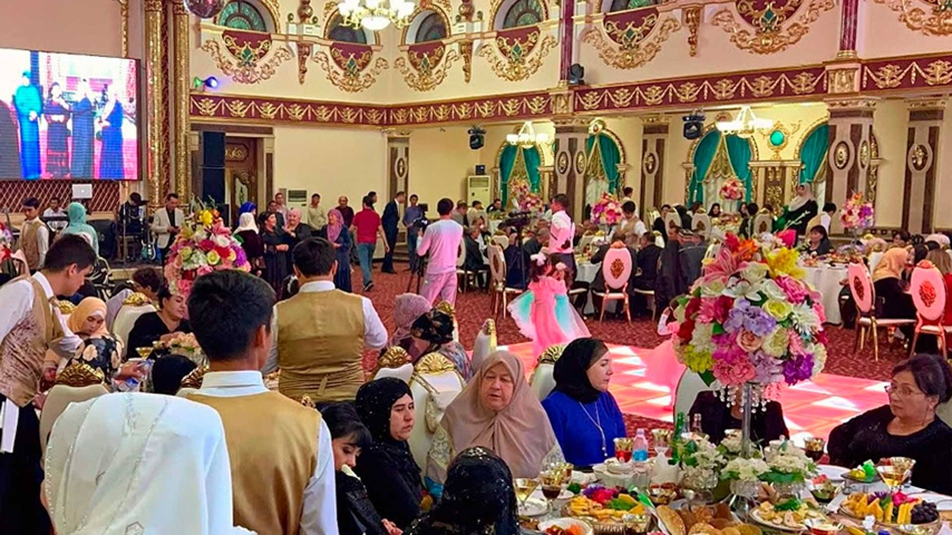 Песня "А я кайфую" на русском языке в исполнении узбекского певца Джони из Москвы смотреть онлайн