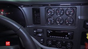 2023 Peterbilt 579 80 inch Ultra Loft Sleeper - Exterior And Interior - Truck World 2022, Toronto