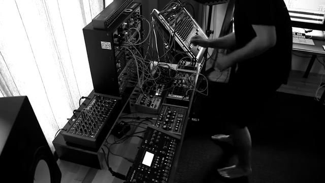Hardware Live Techno | Tanzbär | Eurorack modular | Octatrack | Dreadbox Erebus & Epsilon смотреть онлайн