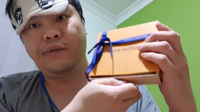 UNBOXING LOUIS VUITTON | 2020 CHRISTMAS COLLECTION | MINI POCHETTE ACCESSOIRES | ROUND COIN PURSE смотреть онлайн