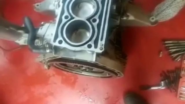 Compression Test with a hand смотреть онлайн