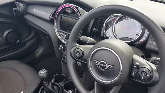 2018 MINI CONVERTIBLE Cooper Classic смотреть онлайн