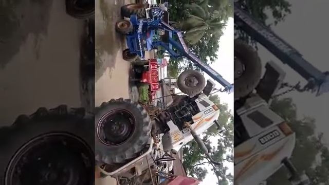 Eicher 551 with fitted hydra & post hole digger смотреть онлайн