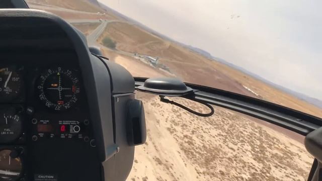 MD500E Approach and Landing in Parking Lot смотреть онлайн