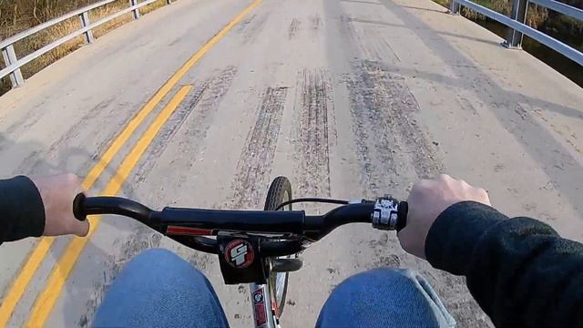 I got a mini BMX bike, but does it wheelie? GT Mach 1 Jr. 16" BMX bike. смотреть онлайн