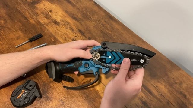 How To Assemble A Mini Electric Chainsaw (Saker) смотреть онлайн