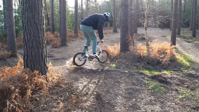 MINIBIKE MADNESS RETURNS TO THE DOWNHILL TRACKS!! смотреть онлайн