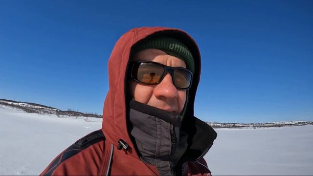 Потрясающий рассвет над зимним озером. Дикая поклевка!!! смотреть онлайн