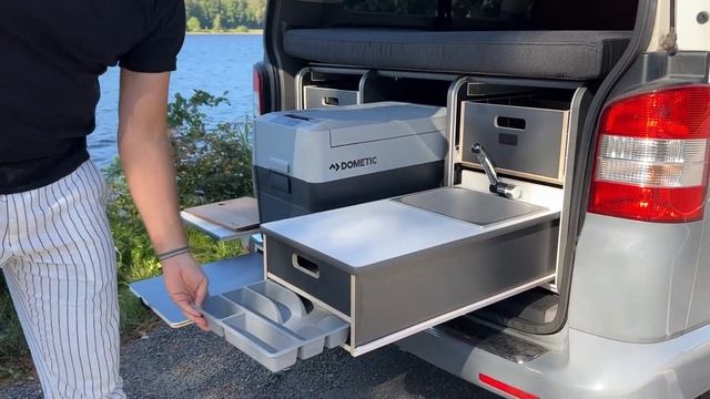 Removing the Flip Camping Box | A VW T5 camper turns into a regular car in less than 5 minutes. смотреть онлайн