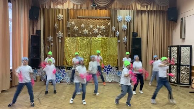 Танец "Зима холода" Школа №108 смотреть онлайн