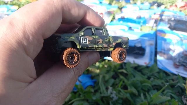 HOT WHEELS 2021 - CACERÍA complentando las cajas C y D 2021 y UNBOXING al aire libre смотреть онлайн
