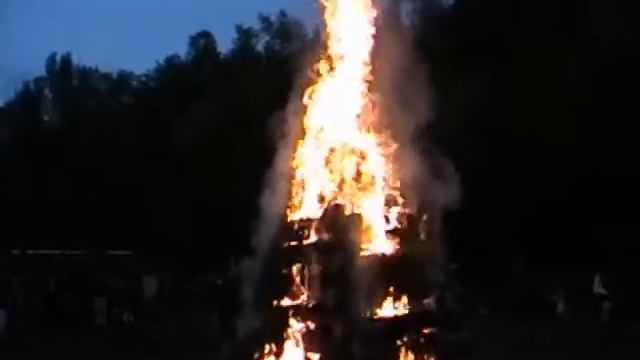 Statenice-paleni-carodejnic---aneb-jeste-ze-nemel-Boblig-benzin.wmv смотреть онлайн