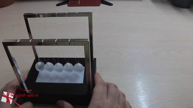 Светящиеся шары Ньютона смотреть онлайн