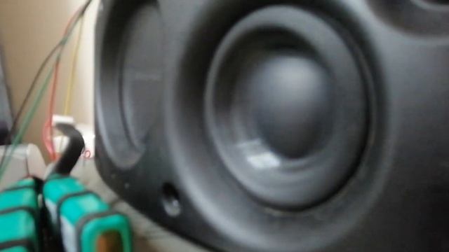 Harman kardon goplay bassx3😯 смотреть онлайн