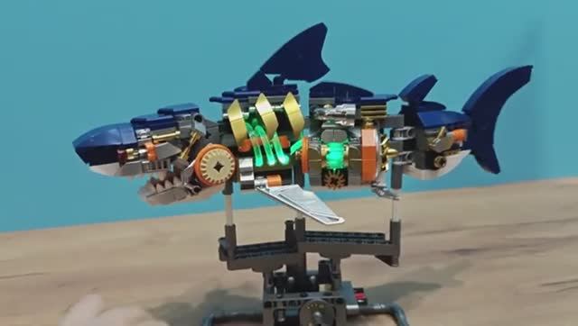 Собрал подвижную Акулу робот из китайского LEGO! Механическая Акула! смотреть онлайн