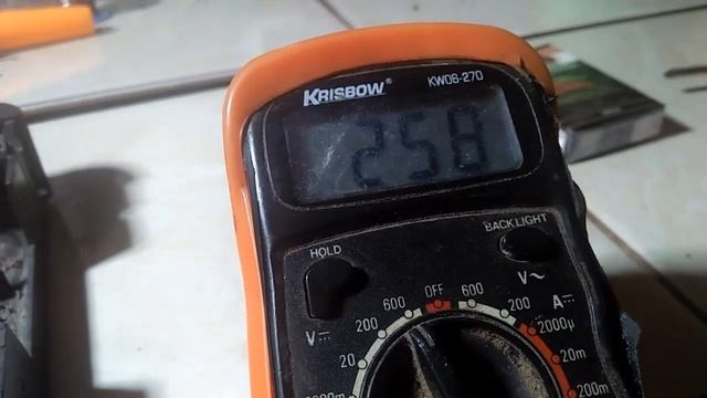 CARA MENAIKAN TEGANGAN LISTRIK PLN YANG DROOP, 145V KE 270V DENGAN SEBUAH KAPASITOR 400V BEKAS. смотреть онлайн