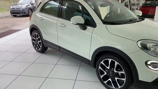 FIAT 500X 1.6 MultiJet 130 CV Cross смотреть онлайн