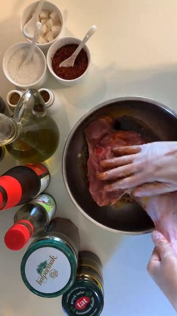 Grilled turkey thigh | So tasty | ızgara hindi uyluk | Đùi gà tây nướng | Ẩm thực Việt Nam | #short смотреть онлайн