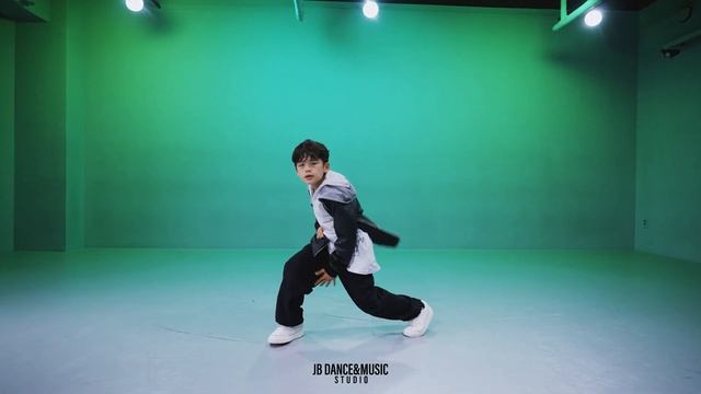 [KIDS K-POP COVER] KAI (카이) - Rover / STIA