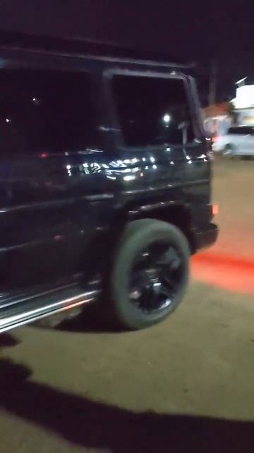 Night time and am looking at the G-63 #g63amg #gclass #shorts #mercedes смотреть онлайн