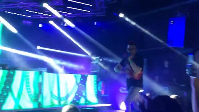 Sfera Ebbasta - 20 Collane (Live @ Demodè Club) смотреть онлайн