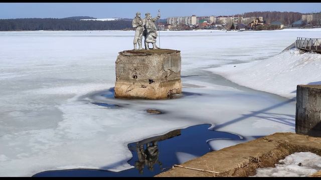 Б Слуцкий  История над нами пролилась #гражданскаялирика #поэзия20века #поэтысоветскогоандеграунда