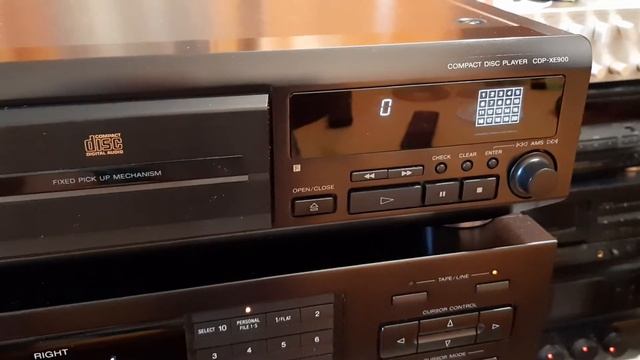 Sony CDP-XE900 смотреть онлайн