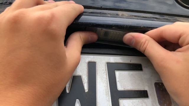 Bmw 3 e46 wymiana żarówek podświetlenia rejestracji na ledowe (Nie działa). смотреть онлайн