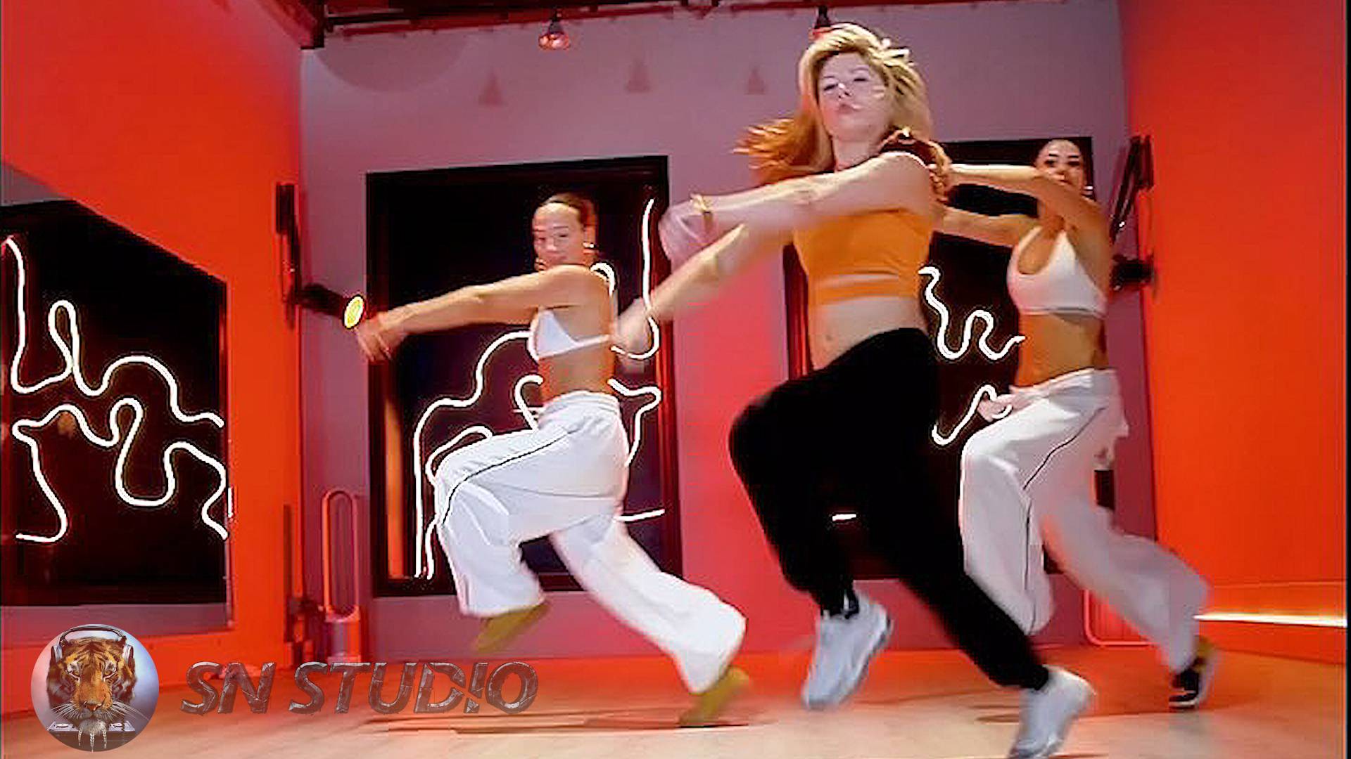 2025 Shuffle Dance Video ♫ Alice DeeJay — Better Off Alone (Lucas N. Bootleg SN Studio Edit) ♫ смотреть онлайн