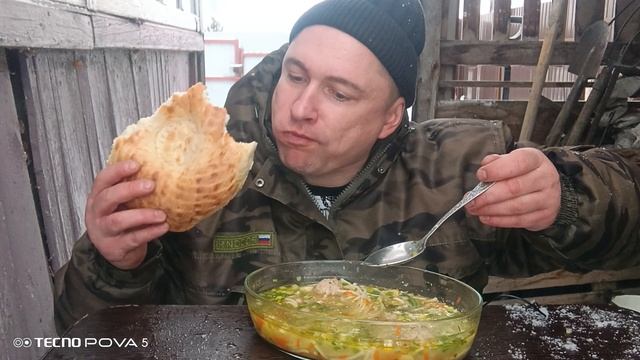 мукбанг/обжор/суп с фрикадельками,армянская лепёшка,обед на свежем воздухе/ смотреть онлайн