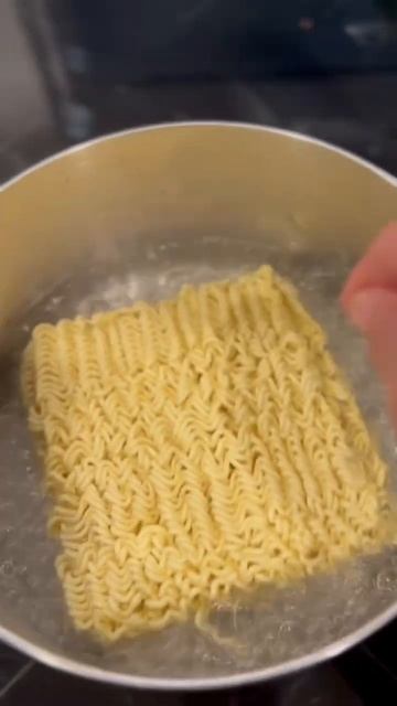 Instant Ramen Upgrade | Ramen Hack 🍜🤤🤤 #shorts #ramenhack смотреть онлайн