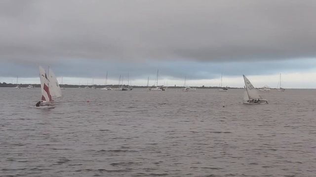 UCF sailing club Sunfish, Laser and 420 mini course on a day that was too lite смотреть онлайн