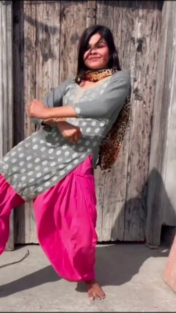 Desi Village Girl Amazing Hot Dance смотреть онлайн