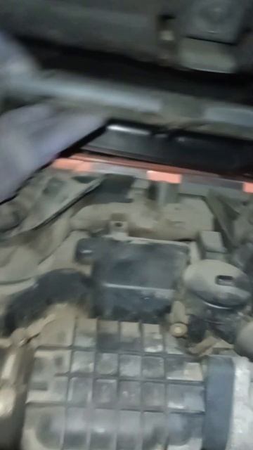 înlocuire filtru aer. Peugeot 5008 . Air filter change смотреть онлайн