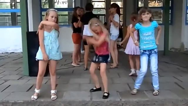Все внимание на центр! смотреть онлайн
