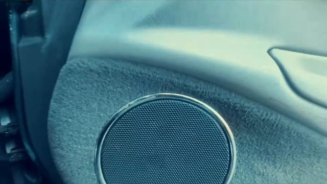 T33KGB JAGUAR XJ 2.7 TDVI SOVEREIGN 4d 206 BHP смотреть онлайн