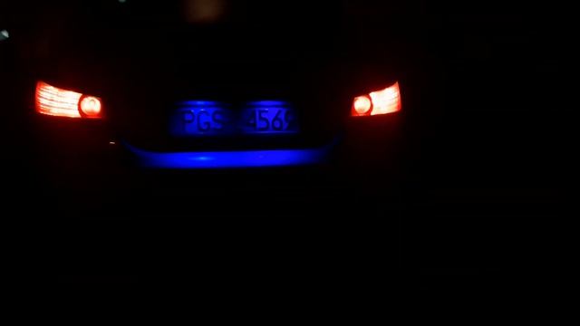 BMW e60 tail lights at night . смотреть онлайн