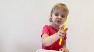 Первое блюдо вашего малыша Ребенок 3х лет учит готовить фруктовый салат