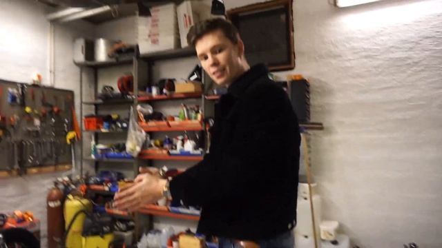 Visiting my friends garage! BMW E30 325! 200SX NISSAN! смотреть онлайн