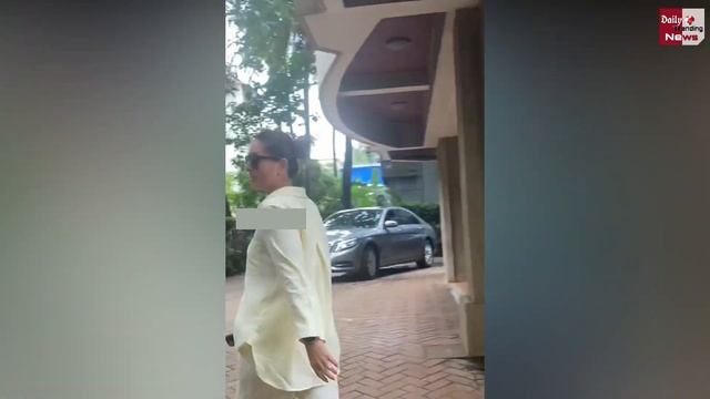 Kareena Kapoor ने पहनी ऐसी Transparent Dress दिखा सब कुछ ! देखे Video ! смотреть онлайн