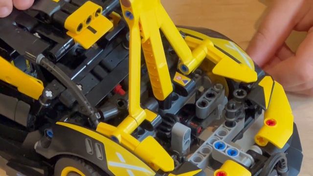 Bugatti Bolide LEGO Set Review смотреть онлайн