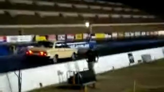 V8 Volvo vs Holden commodore SS смотреть онлайн