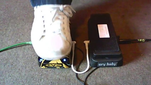 Crazytrainmusic: Jim Dunlop Crybaby Original vs Eddie Van Halen Crybaby смотреть онлайн
