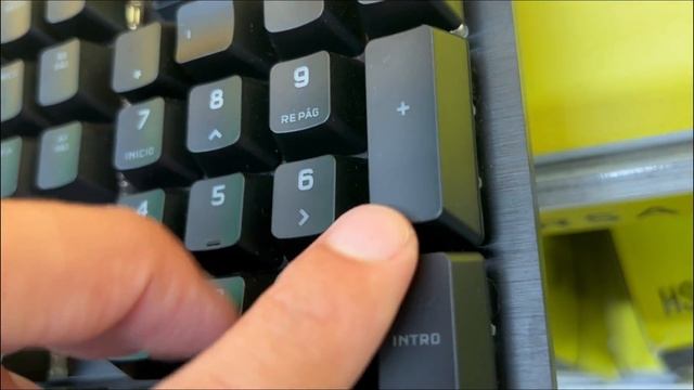 Corsair K70 MAX Gaming Keyboard Review смотреть онлайн