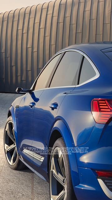 Grab the attention of every adventurer. The Audi SQ8 Sportback e-tron смотреть онлайн