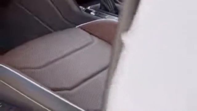 Volkswagen Tiguan - Driving, exterior & interior смотреть онлайн